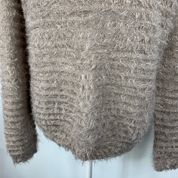 Forever 21 knit sweater - Picture 4 of 5